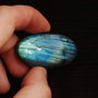 Cabochon Labradorit - Stralucire electrica  - Albastru, verde, galben