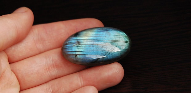 Cabochon Labradorit - Stralucire electrica  - Albastru, verde, galben