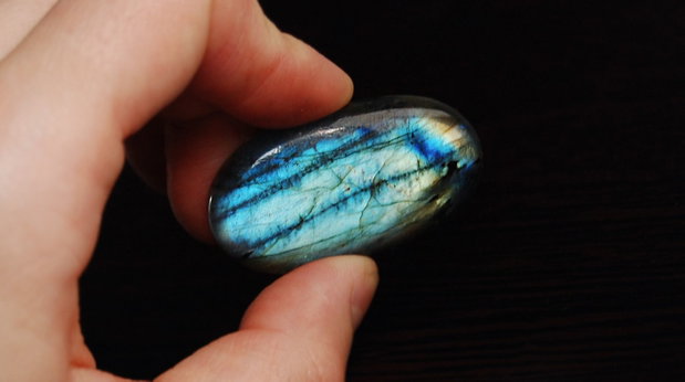 Cabochon Labradorit - Stralucire electrica  - Spectrolit
