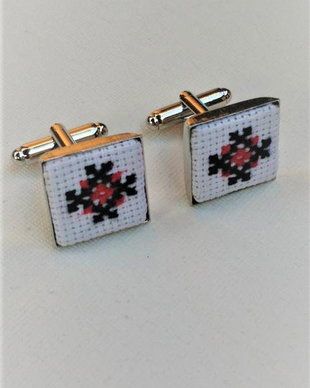Butoni pentru camasi - broderie populara