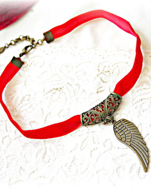 Colier Choker Aripa roșie