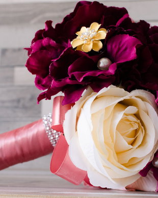 Buchet brose si flori de matase