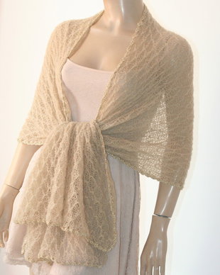 Sal tricotat, crosetat  mohair beige auriu
