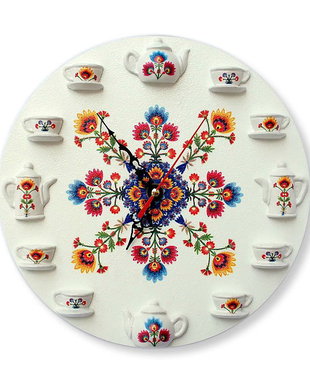 Ceas de perete cu motiv traditional 1484