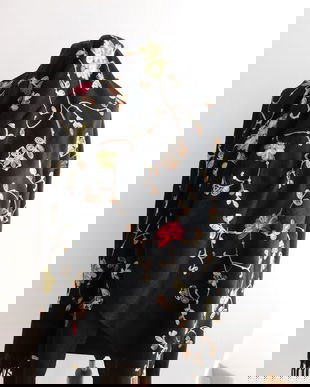 SAL NEGRU , FIN , BRODAT  PE INTREAGA SUPRAFATA