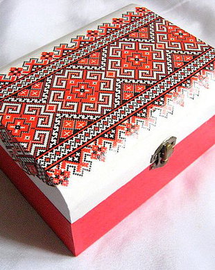 Cutie   cu motiv traditional 29159