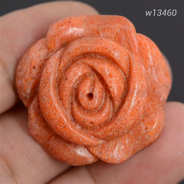 9548 - Floare sculptata manual, tip cabochon, coral poros, rosu caramiziu, 30x30x10mm