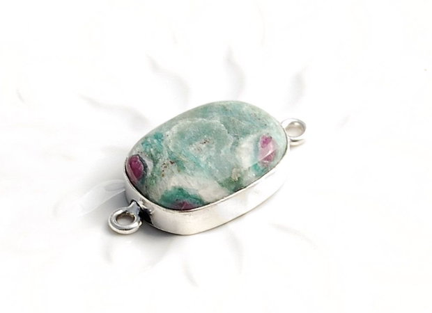 Conector ruby fuchsite  in rama argintata
