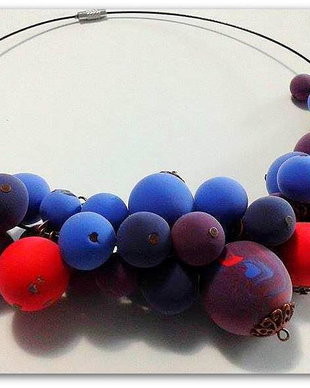 Colier unicat în nuanţe de roşu, albastru şi mov ,,Berries"