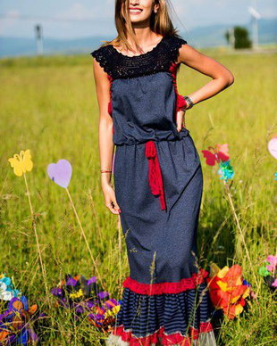 rochie cu croset , cu dantela , cu aer de romantism