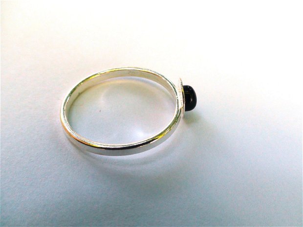 Inel delicat din Argint 925 si Onix rotund- IN398 - Inel negru, inel romantic elegant, inel pietre semipretioase