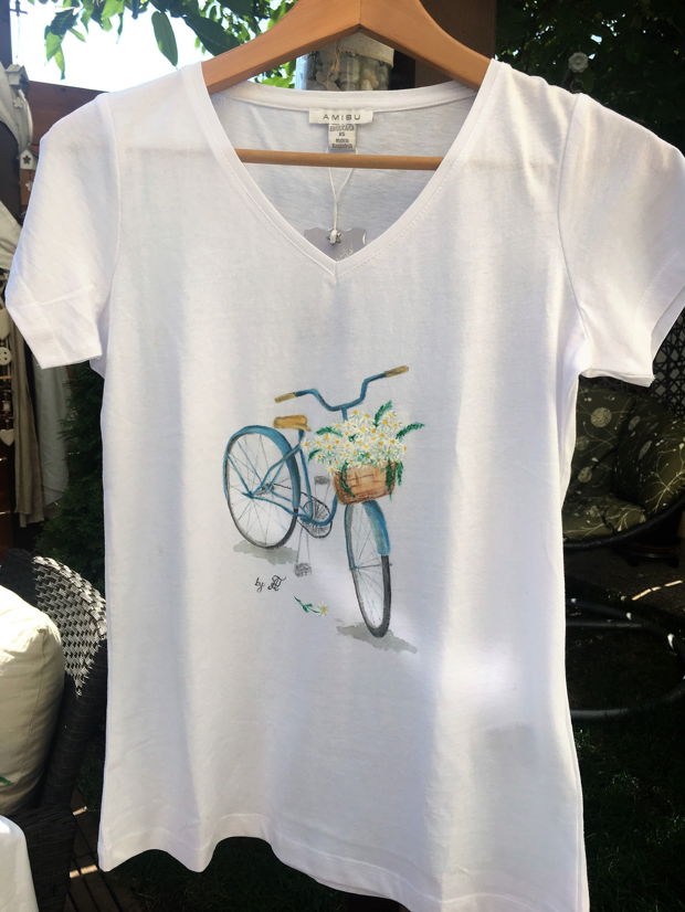 Tricou pictat "Daisy Bicycle"