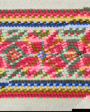 Fata de masa brodata