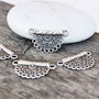 Pandantiv zamak argintat antichizat 26x16mm PASA 0008