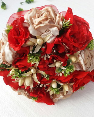Buchet de mireasa cu cocarda mire