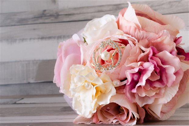 Buchet handmade cu flori de matase roz