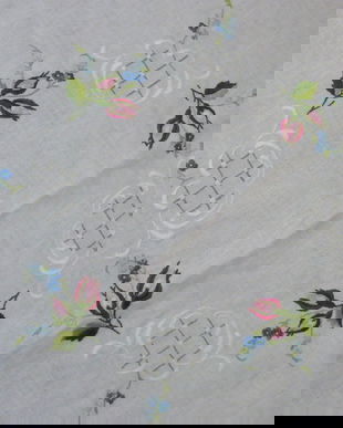 Fata de masa cu broderie