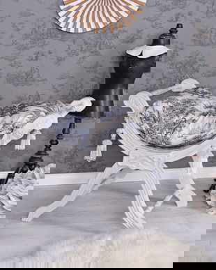 SCAUNEL TURCESC DIN LEMN MASIV ALB CU TAPITERIE ALB CU ALBASTRU