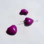 Inimioara violet din howlit vopsit cu finisaj lucios aprox 16x16x8 mm