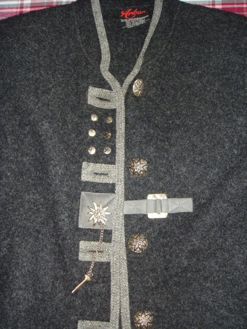 Lichidare de stoc - Jacheta bavareza, din stofa de lana fiarta neagra, cu nasturi metalici