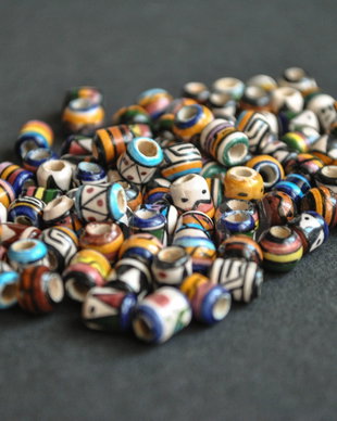 Lot 100 buc margele mici peruviene din ceramica 6 -8 mm