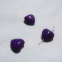 Inimioara mov inchis din howlit vopsit cu finisaj lucios aprox 16x16x8 mm