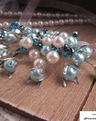Colier cu perle si cristale in tonuri de alabstru turquoise si ivory