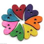 9680 - (50buc) Nasturi din lemn, multicolori, inimioare, 21x17mm