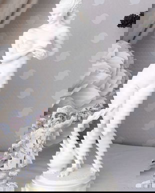 STATUETA NOSTALGICA CU O FEMEIE