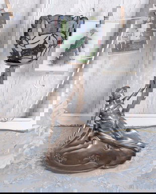 LAMPA TIFFANY CU O FEMEIE