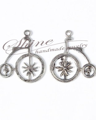 Pandantiv bicicleta (velociped) arg. antic, 31x27x2mm
