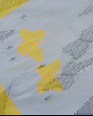 Fata de masa cu fluturasi