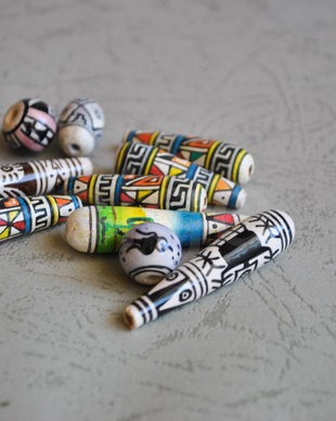 Lot Margele peruviene din ceramica 18