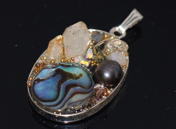 Pandantiv din argint 925 cu mozaic de abalone, diamante de Maramures, opal, beril,perla de cultura si cristale