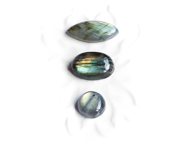 Set 3 Labradorite flashy - marchiza, oval, rotund - Q00246