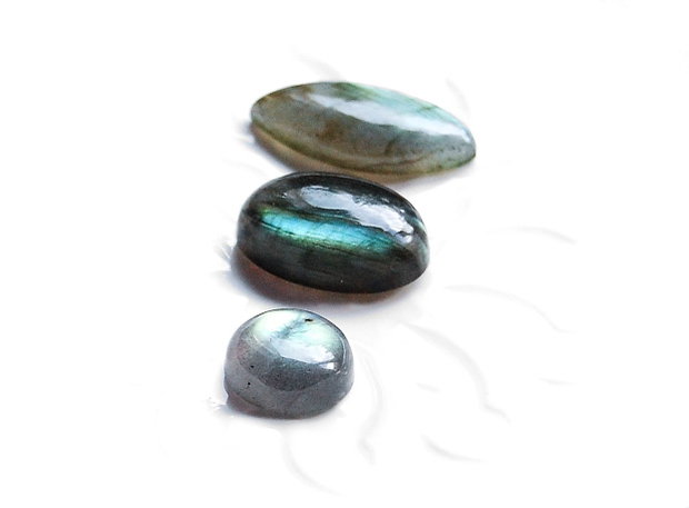 Set 3 Labradorite flashy - marchiza, oval, rotund - Q00246