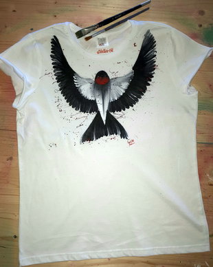 Tricou pictat manual