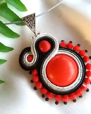 Pandantiv soutache howlit