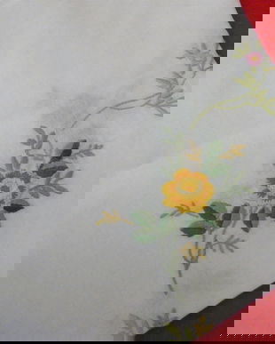 Fata de masa brodata