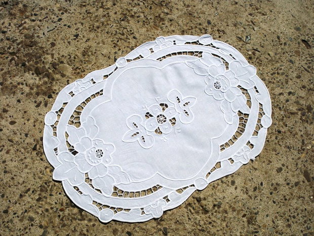 Broderie 1- 568