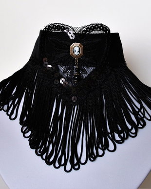 Colier choker cu franjuri