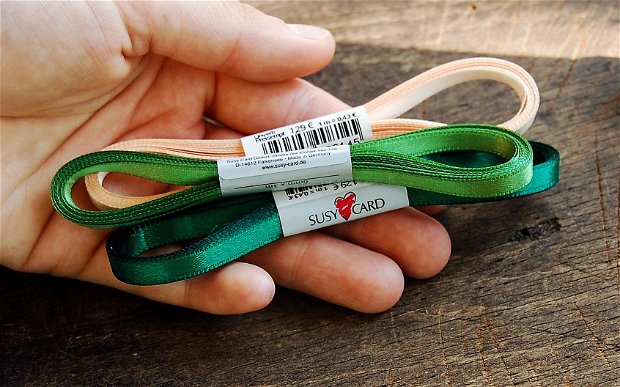 Panglica satin - Susy card - L 5 metri / l  0.6 cm  - crem, verde inchis sau verde deschis
