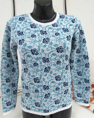 Pulover `Trandafiri`