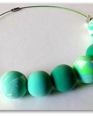 Colier unicat în nuanţe de verde ,,Ana''