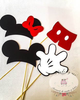 Props.uri Mickey photo corner