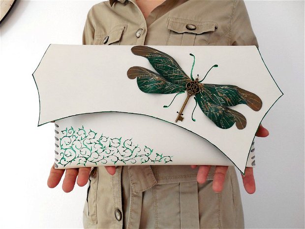poseta plic handmade unicat din piele - Big Dragonfly