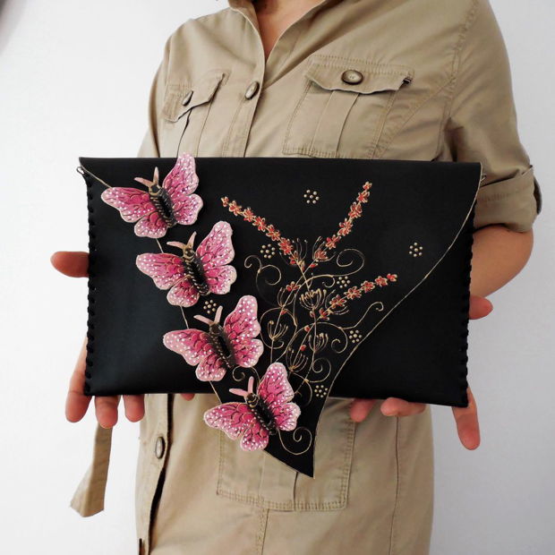 poseta plic handmade unicat din piele naturala -Intense Pink Butterflies
