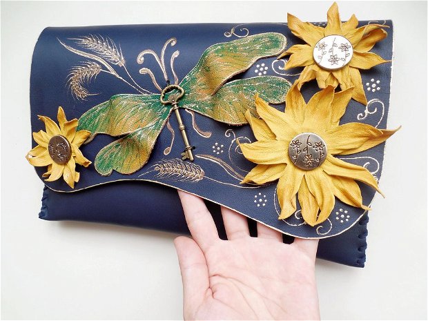 poseta plic handmade unicat din piele - Dragonfly and Sunflower#2