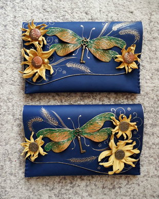 poseta plic handmade unicat din piele - Dragonfly and Sunflower#2