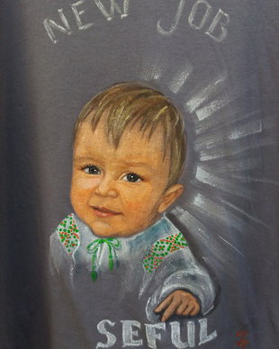 Portret pictat pe tricou (după  fotografie)